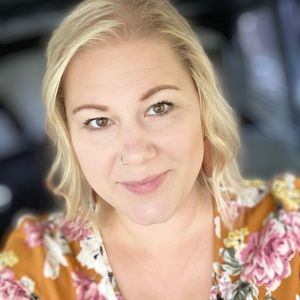 Meet your Posher, Nelly